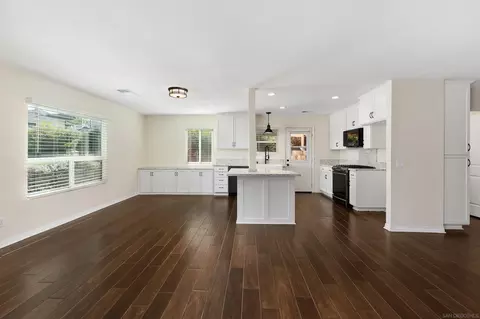 Living - 8624 La Butte Ln, Santee, CA 92071 photo 5 of 8