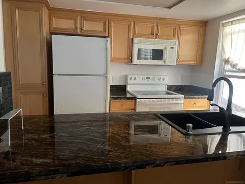 4222 Menlo #9, San Diego, CA 92115