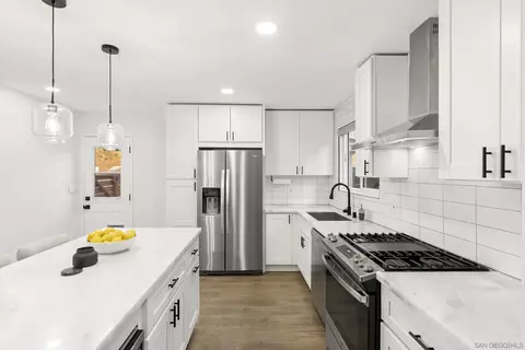 Kitchen - 10452 Fairhill Dr, Spring Valley, CA 91977 photo 3 of 4