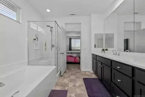 Bath - 38512 Rosegate Pl, Murrieta, CA 92563 photo 4 of 4