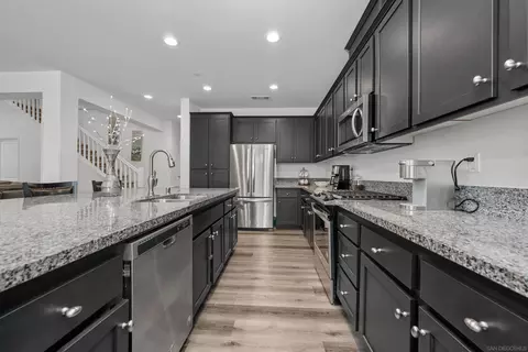 Kitchen - 38512 Rosegate Pl, Murrieta, CA 92563 photo 1 of 2