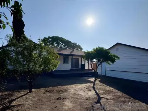 Exterior - 618 La Presa Ave, Spring Valley, CA 91977 photo 2 of 4