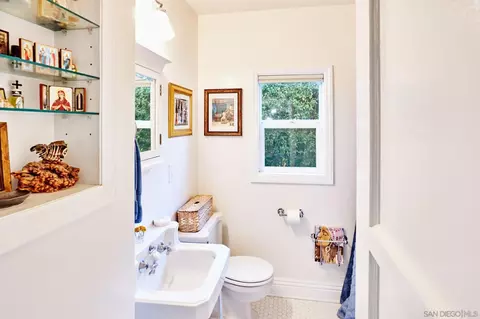 Bath - 8417 Lemon Ave, La Mesa, CA 91941 photo 2 of 2