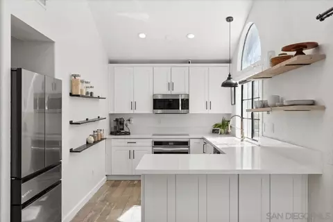 Kitchen - 42136 Teatree Ct, Temecula, CA 92591 photo 6 of 6