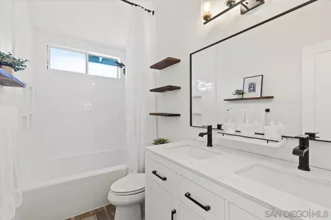 Bath - 42136 Teatree Ct, Temecula, CA 92591 photo 2 of 2