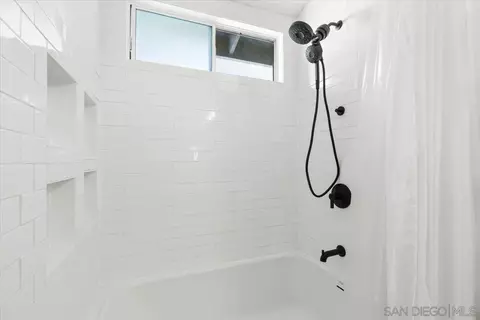 Bath - 42136 Teatree Ct, Temecula, CA 92591 photo 1 of 2