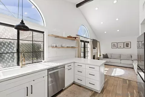 Kitchen - 42136 Teatree Ct, Temecula, CA 92591 photo 2 of 6
