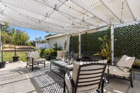 Exterior - 42136 Teatree Ct, Temecula, CA 92591 photo 8 of 20