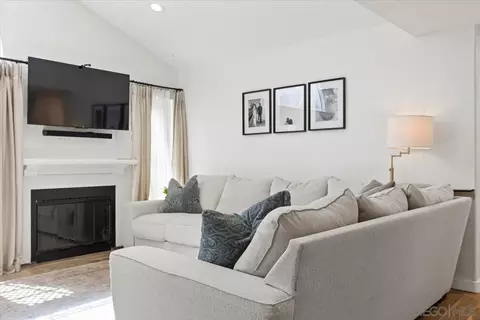 Living - 42136 Teatree Ct, Temecula, CA 92591 photo 1 of 1