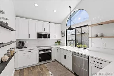 Kitchen - 42136 Teatree Ct, Temecula, CA 92591 photo 1 of 6