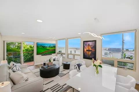 935 Genter St #306, La Jolla, CA 92037