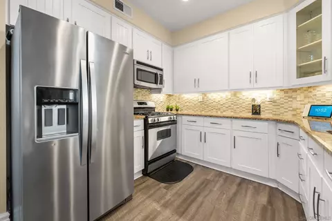 Kitchen - 32284 Placer Belair, Temecula, CA 92591 photo 2 of 2