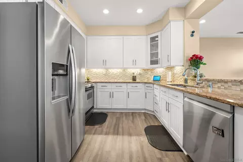 Kitchen - 32284 Placer Belair, Temecula, CA 92591 photo 1 of 2