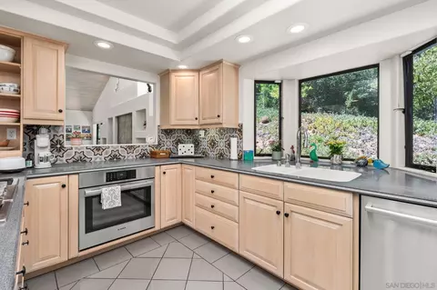 Kitchen - 4578 Shade Rd, La Mesa, CA 91941 photo 4 of 6