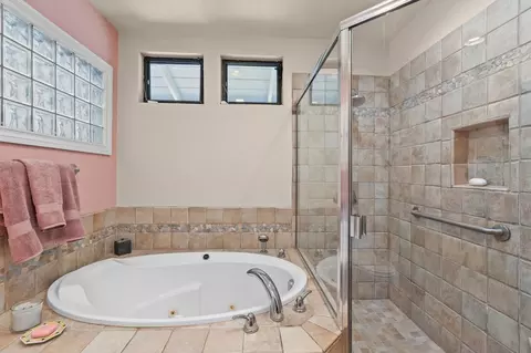 Bath - 4578 Shade Rd, La Mesa, CA 91941 photo 3 of 4