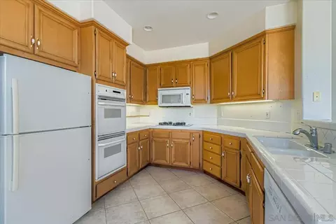 Kitchen - 6709 Lonicera St, Carlsbad, CA 92011 photo 2 of 4