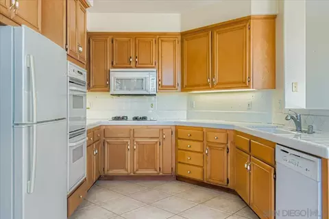 Kitchen - 6709 Lonicera St, Carlsbad, CA 92011 photo 1 of 4