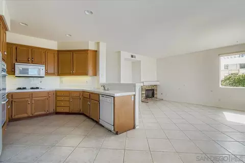 Kitchen - 6709 Lonicera St, Carlsbad, CA 92011 photo 4 of 4