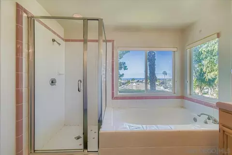 Bath - 6709 Lonicera St, Carlsbad, CA 92011 photo 4 of 4