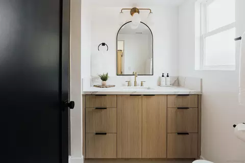 Bath - 2813 Cottingham St, Oceanside, CA 92054 photo 7 of 10
