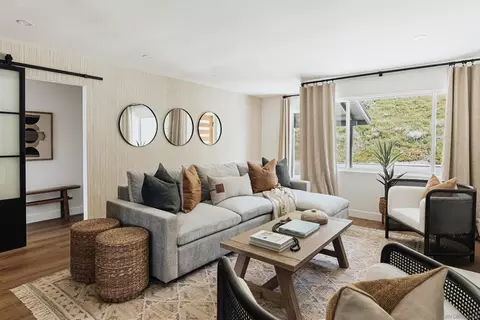 Living - 2813 Cottingham St, Oceanside, CA 92054 photo 3 of 4