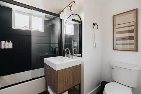 Bath - 2813 Cottingham St, Oceanside, CA 92054 photo 3 of 10