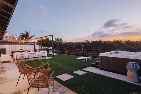 Exterior - 2813 Cottingham St, Oceanside, CA 92054 photo 13 of 17