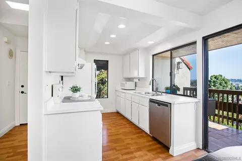 Kitchen - 13735 Mango Dr, Del Mar, CA 92014 photo 1 of 4