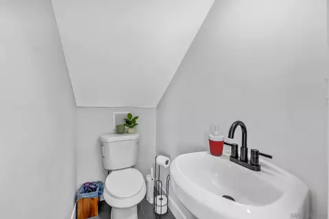 Bath - 250 Editha Dr, El Cajon, CA 92019 photo 3 of 3