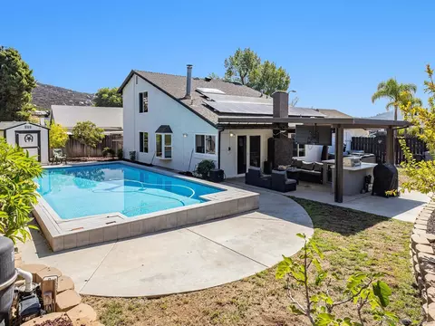 10410 Bosque Dr, Lakeside, CA 92040
