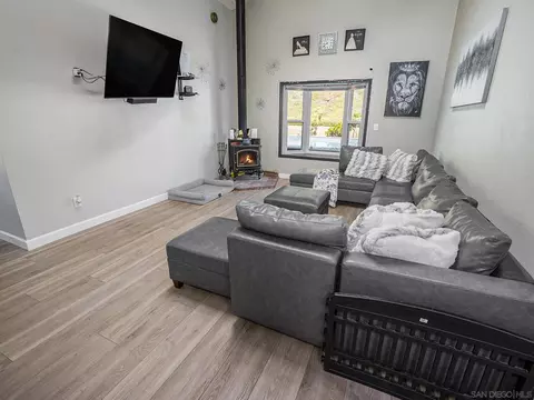 Living - 10410 Bosque Dr, Lakeside, CA 92040 photo 2 of 2