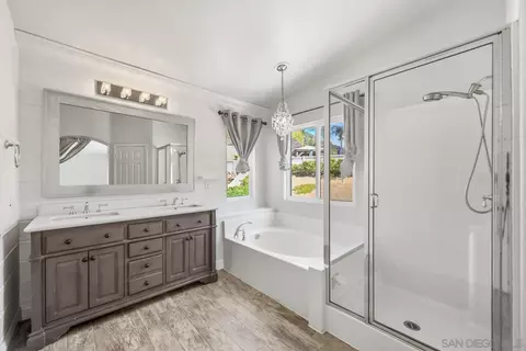Bath - 10835 Sima Ct, Santee, CA 92071 photo 2 of 3
