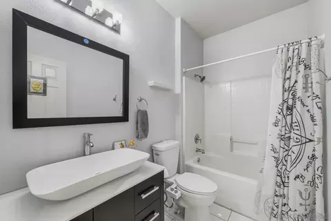 Bath - 10835 Sima Ct, Santee, CA 92071 photo 1 of 3