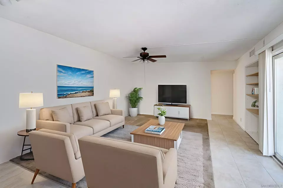 Living - 2811 Glen Canyon Cir, Spring Valley, CA 91977 photo 2 of 7