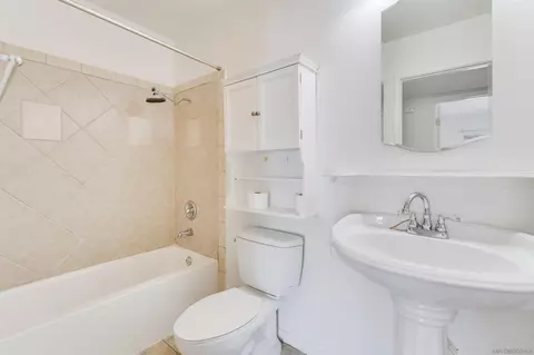 Bath - 2811 Glen Canyon Cir, Spring Valley, CA 91977 photo 3 of 3