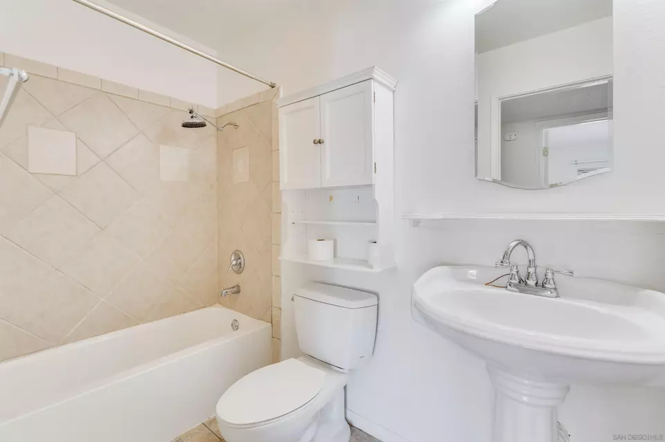 Bath - 2811 Glen Canyon Cir, Spring Valley, CA 91977 photo 3 of 3