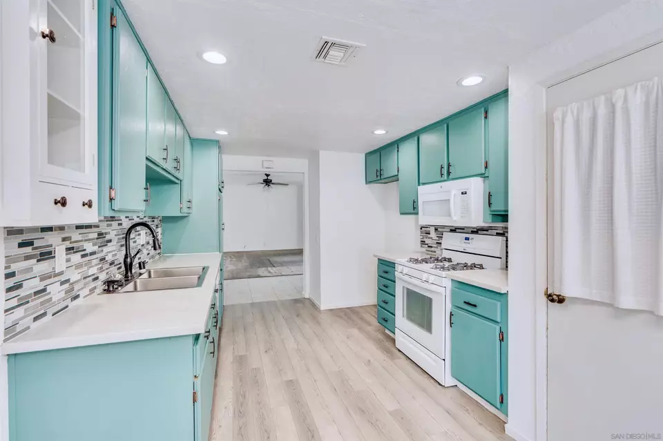 Kitchen - 2811 Glen Canyon Cir, Spring Valley, CA 91977 photo 2 of 3