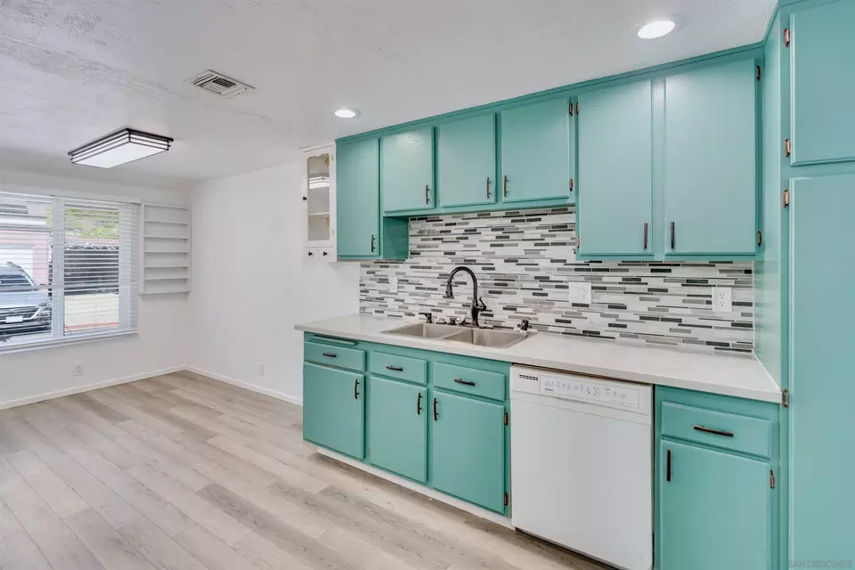 Kitchen - 2811 Glen Canyon Cir, Spring Valley, CA 91977 photo 3 of 3
