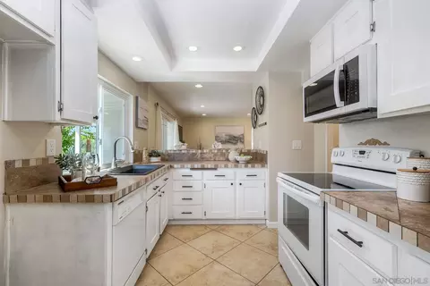 Kitchen - 8339 Carlton Oaks Dr, Santee, CA 92071 photo 1 of 4