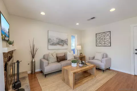 Living - 8339 Carlton Oaks Dr, Santee, CA 92071 photo 5 of 6