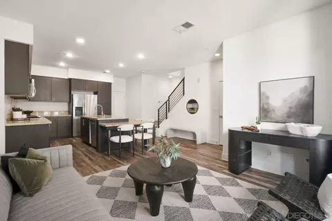 2472 Aperture Cir, San Diego, CA 92108