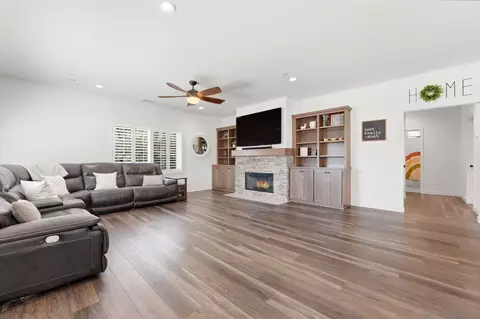 221 Frances Dr, El Cajon, CA 92019