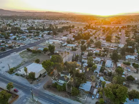View/Area - 43978 C St, Hemet, CA 92544 photo 4 of 7
