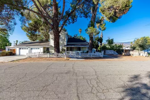 Exterior - 43978 C St, Hemet, CA 92544 photo 5 of 16
