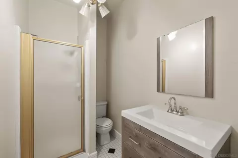 Bath - 43978 C St, Hemet, CA 92544 photo 3 of 4