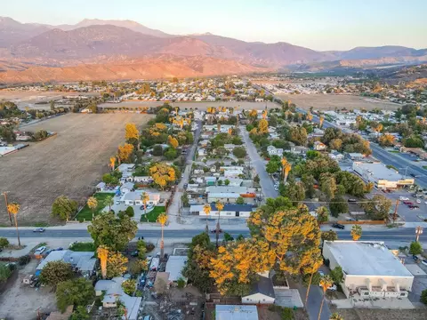View/Area - 43978 C St, Hemet, CA 92544 photo 2 of 7