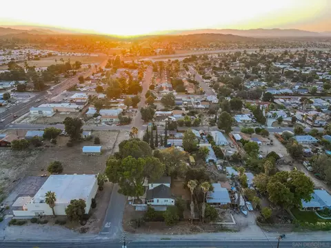 View/Area - 43978 C St, Hemet, CA 92544 photo 5 of 7