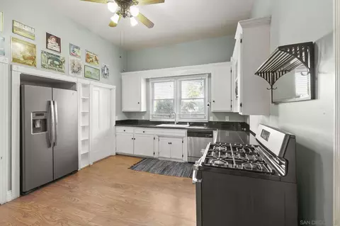 Kitchen - 43978 C St, Hemet, CA 92544 photo 1 of 5