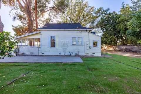 Exterior - 43978 C St, Hemet, CA 92544 photo 10 of 16
