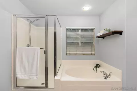 Bath - 590 Toota Ct, Oceanside, CA 92058 photo 3 of 4